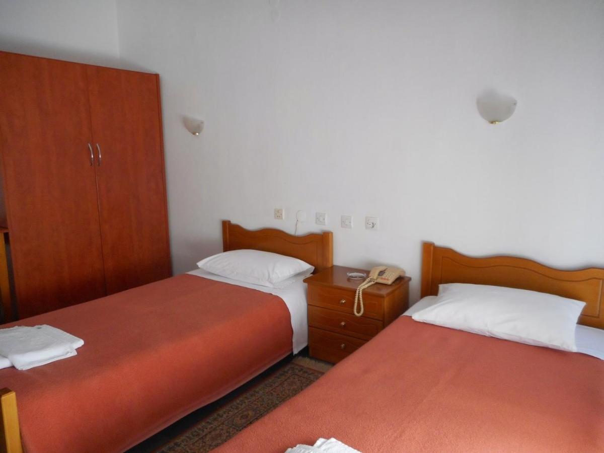 Parissas Hotel Tsotilion Bagian luar foto