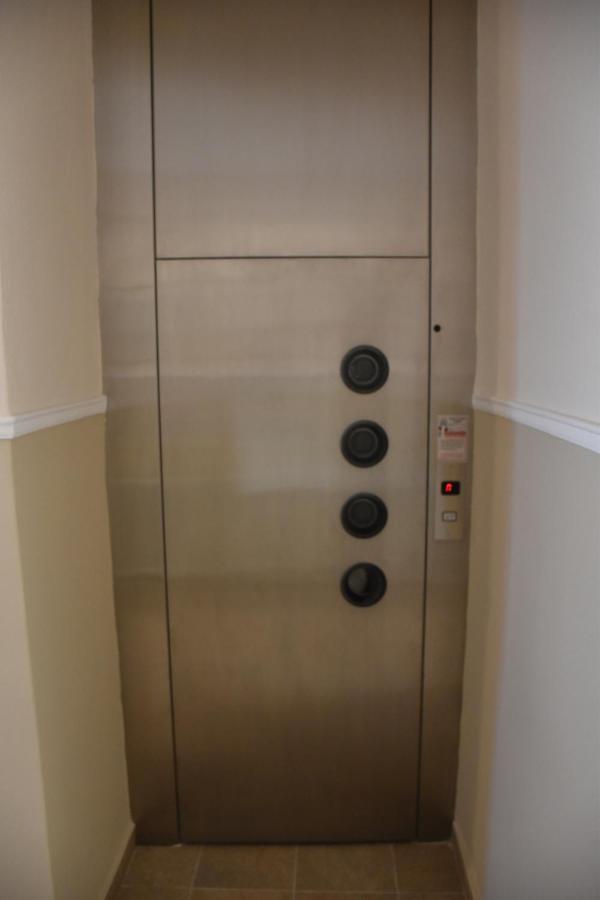 Parissas Hotel Tsotilion Bagian luar foto